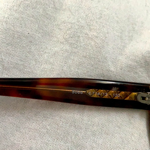 (SOLD)CHANEL AUTHENTIC Sunglasses - Picture 6 of 9